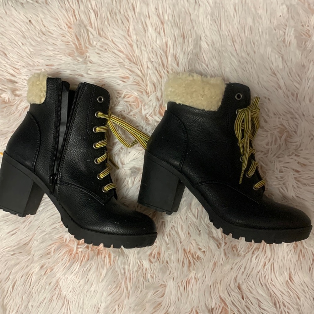 Black heeled boots